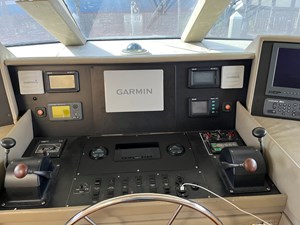 MON SHERI 14 Updated dash with Veratron engine data screen