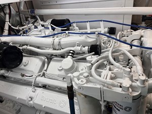 MON SHERI 83 Port engine