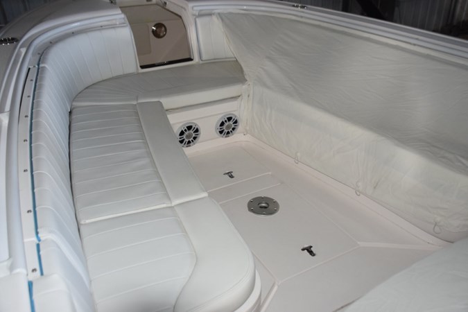 Forward storage hatch is centerline between forward seating and anchor locker