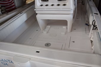 Cockpit deck with aft seat closed