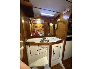 ZYKANTHOS 27 Fwd head vanity