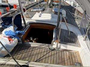 ZYKANTHOS 49 Companionway