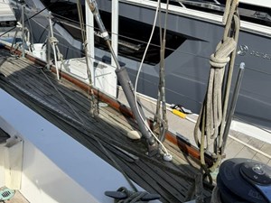 ZYKANTHOS 52 Stbd side deck