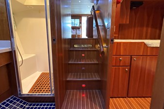 KNOT QUITTERS 16 Companionway Landing