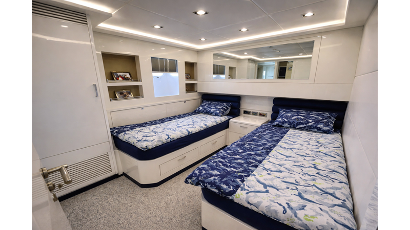 Y - Yacht for sale