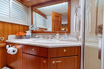 PICOSA LADY 16 016 PicosaLady_103-GUEST ENSUITE