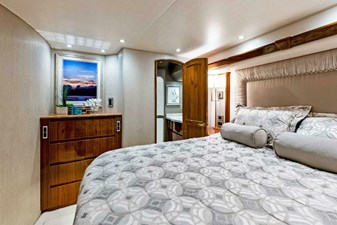Princess Lily 14 2015 Viking 66 Enclosed Bridge 