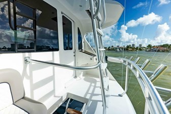 Princess Lily 39 2015 Viking 66 Enclosed Bridge 