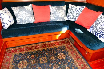 AVENIR 12 Salon Settee Berth