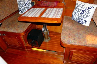 AVENIR 24 Dinette Table