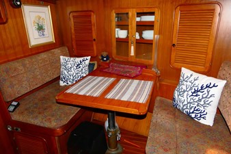 AVENIR 25 Dinette Aft