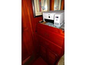 AVENIR 34 Guest Fwd Cabinets