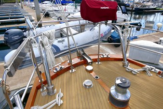 AVENIR 73 Deck Aft Windlass