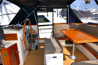 AVENIR 75 Cockpit Stbd