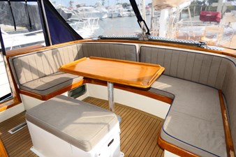 AVENIR 79 Cockpit Aft