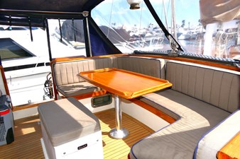AVENIR 81 Cockpit Aft Stbd