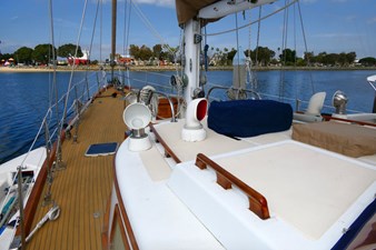 AVENIR 87 Deck Fwd