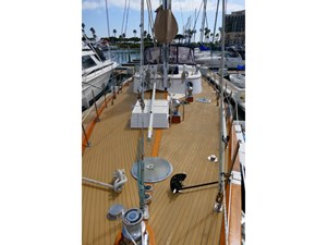AVENIR 93 Foredeck