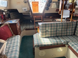 Cadence 9 Salon looking aft