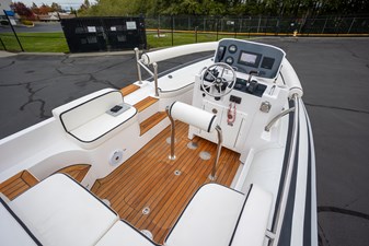 NOVURANIA 600 LX  7 Looking Forward