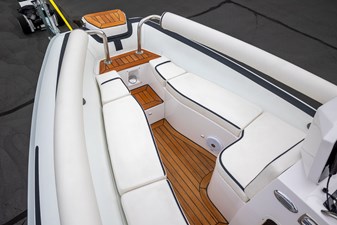 NOVURANIA 600 LX  12 Bow Seating