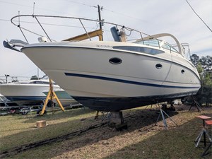 33' Bayliner 2006 325 1 