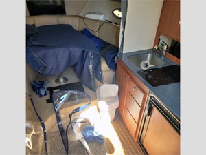 33' Bayliner 2006 325 10 