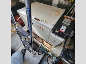 33' Bayliner 2006 325 14 