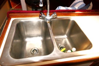 MIMI & ME 17 Galley sinks