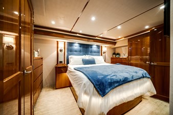 El Jefe 38 Master Stateroom
