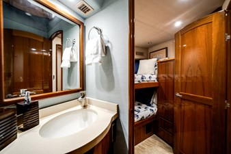 El Jefe 48 Guest Stateroom