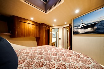 El Jefe 50 Bow VIP Stateroom