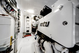 El Jefe 74 Engine Room