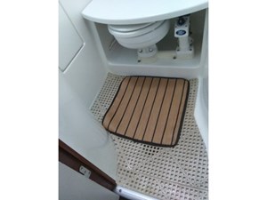 PACIFICO 23 Fwd head floor