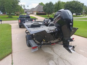 19' Tracker 2018 195 TXW 7 