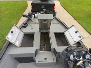 19' Tracker 2018 195 TXW 9 