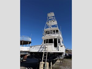 65' Viking 2000 Convertible 6 