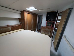 65' Viking 2000 Convertible 23 