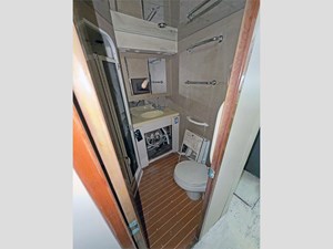 65' Viking 2000 Convertible 25 