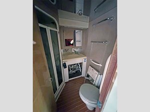 65' Viking 2000 Convertible 26 