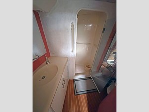 65' Viking 2000 Convertible 27 