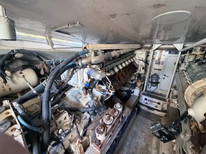 65' Viking 2000 Convertible 31 