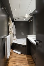 TALILA 25 Main Cabin ensuit