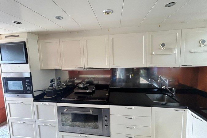 Euroyacht Planet 125S - Galley