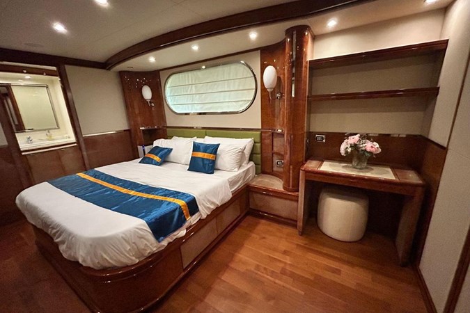 Euroyacht Planet 125S - Double room ensuite