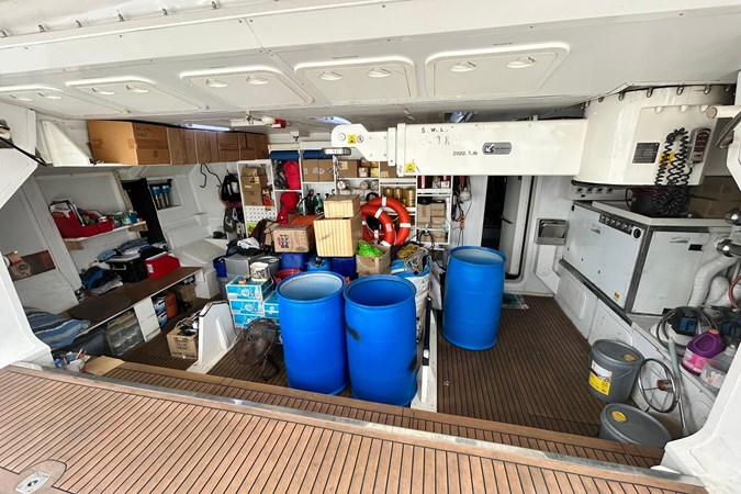 Euroyacht Planet 125S - Garage room