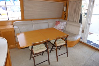 JOURNEY 6 Salon Dinning Table