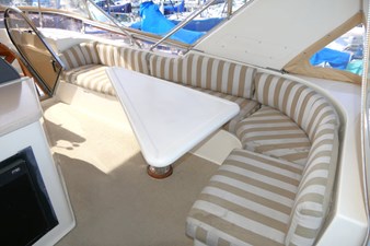 JOURNEY 50 Flybridge Fwd Stbd
