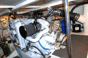 JOURNEY 81 Engine room Stbd
