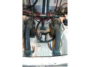 JOURNEY 82  Engine raw water filters